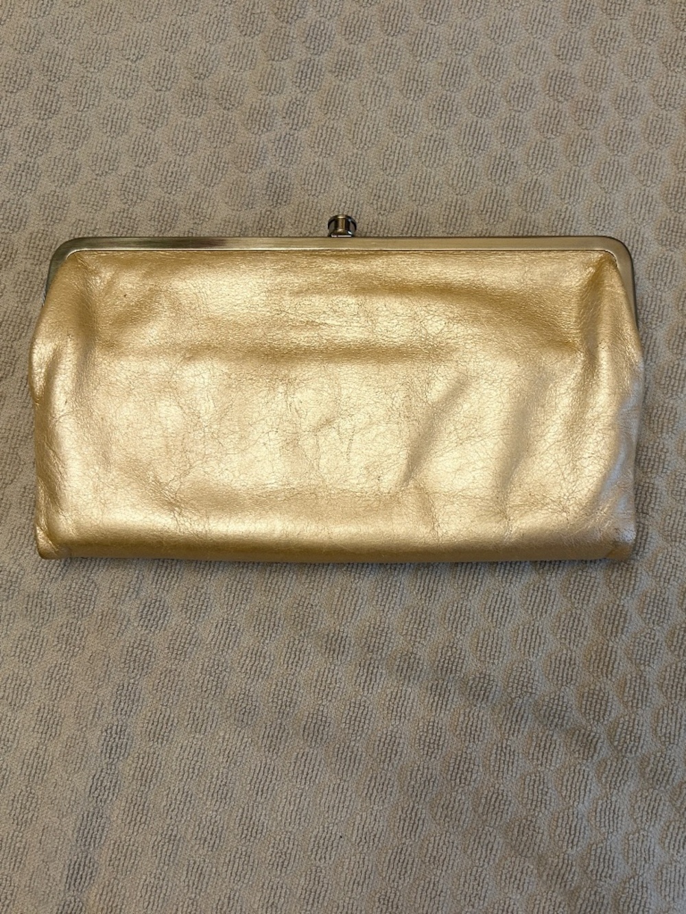 Hobo Lauren Clutch Wallet Metallic Gold Leather Kiss-Lock Closure